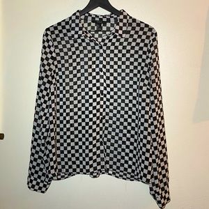 Forever 21 Black & White Checkered Soft Lightweight Button-up size Large